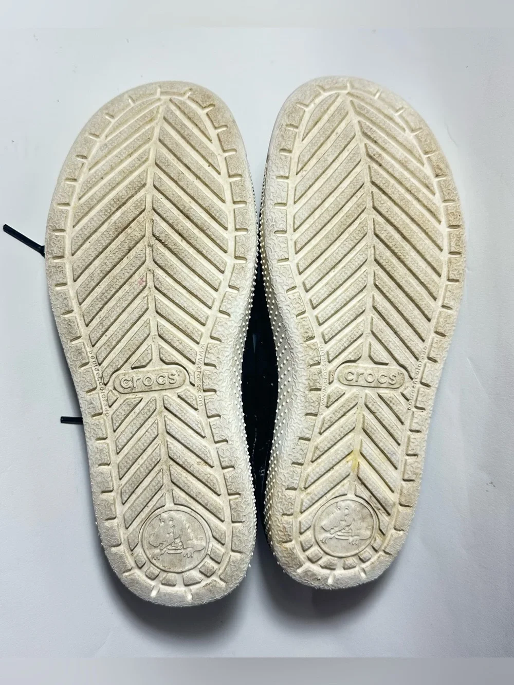 Crocs Hover Sneakers Black Canvas White Toecap Outsole J6 2013 Release 14797